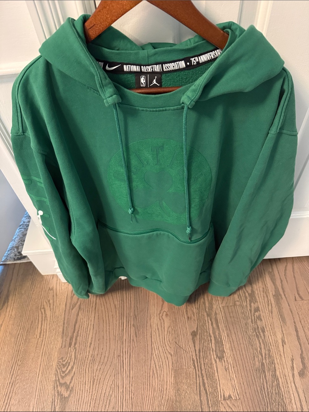 Nike Green Celtics  Pullover Hoodie with Embossed Logo, XL in excellent cond.